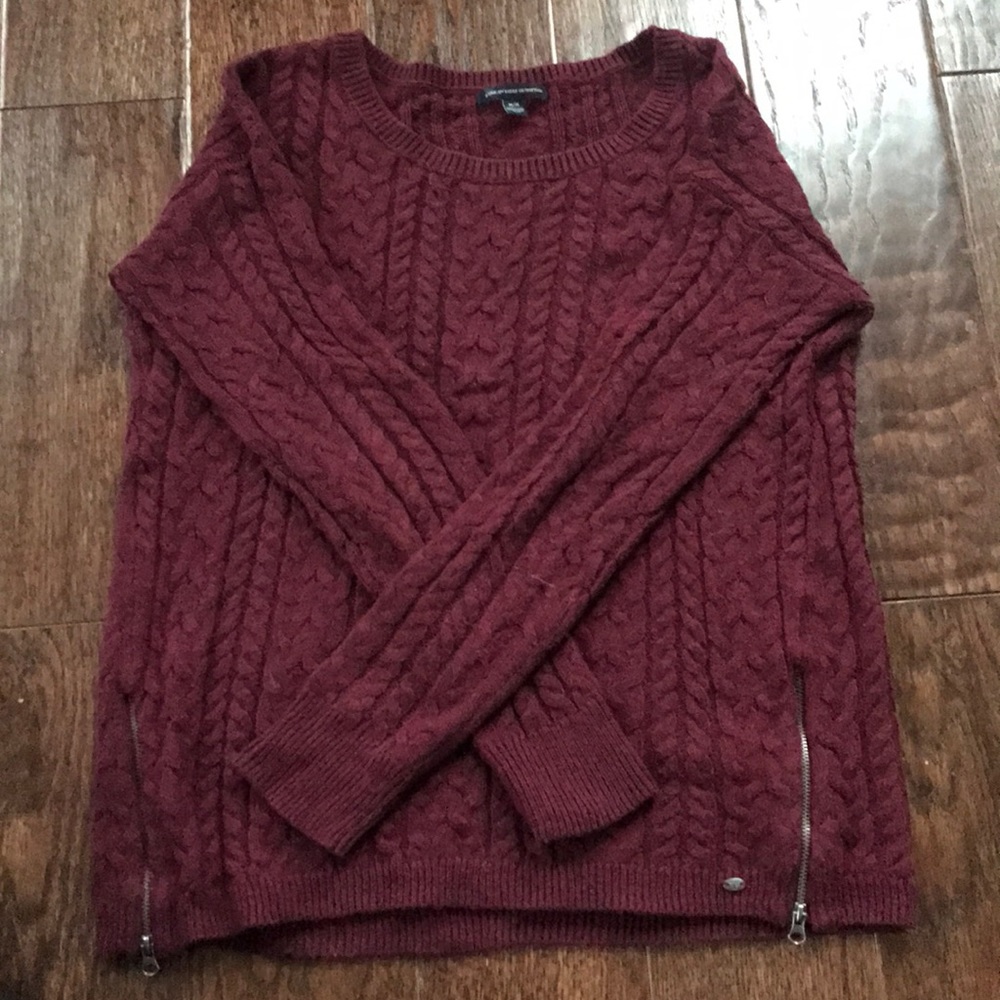 American Eagle sweater